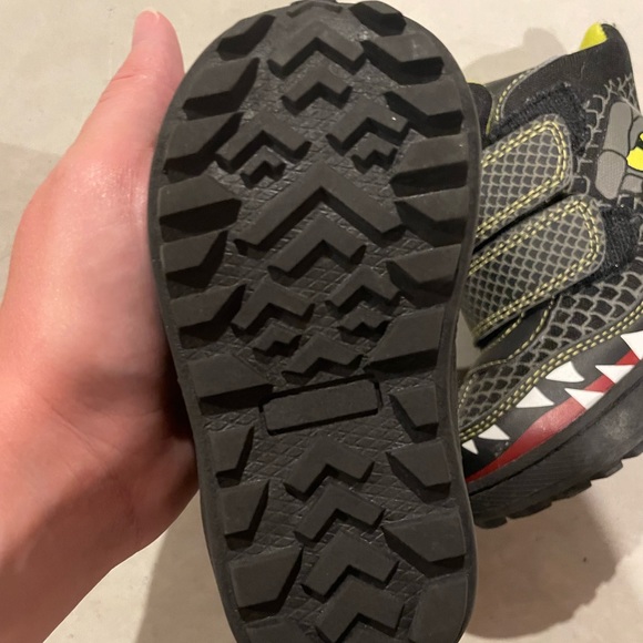 Toddler Size 5 Winter boots - Picture 3 of 3